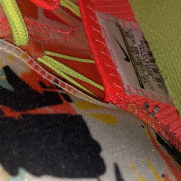 LeBron 10 X Crimson - Picture 5 of 7